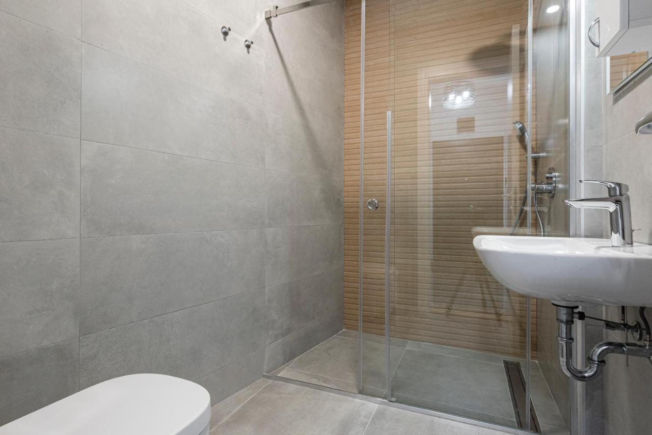 Vertigo One Bedroom Apartment-Free Private Parking Novi Sad Exteriér fotografie